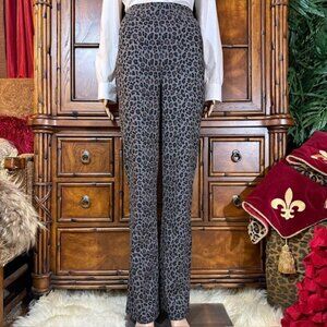 NWOT DG2 Gray Leopard Baby Bootcut Ponte Pant